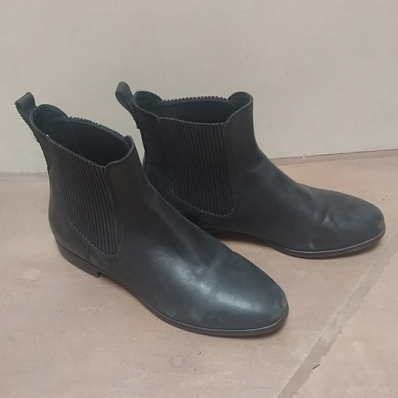 ugg womens joey chelsea boots black